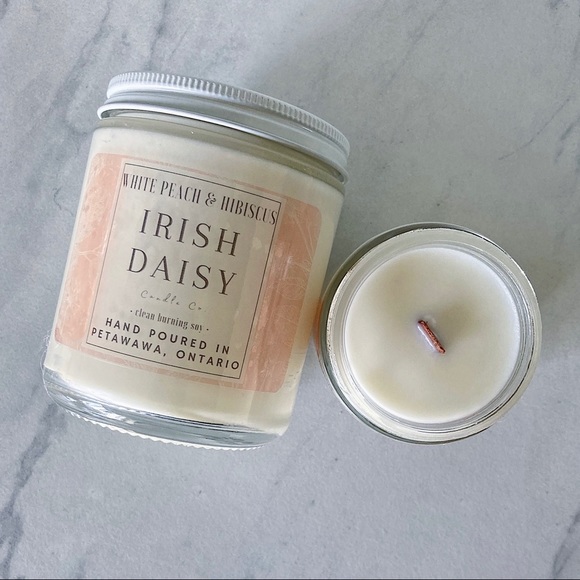 Irish Daisy Candle Co. Soy Candle - Picture 1 of 1